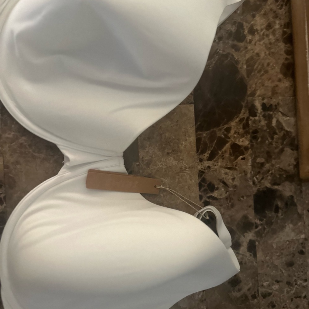 SKIMS Elegant White Bra NWT